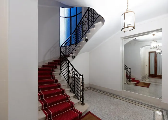 Big 3br For 9 - Near Arc De Triomphe *