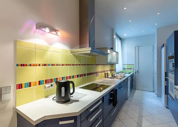 Daire Big 3br For 9 - Near Arc De Triomphe *