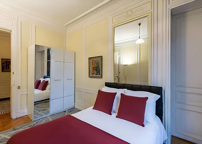 Διαμέρισμα Big 3br For 9 - Near Arc De Triomphe Παρίσι