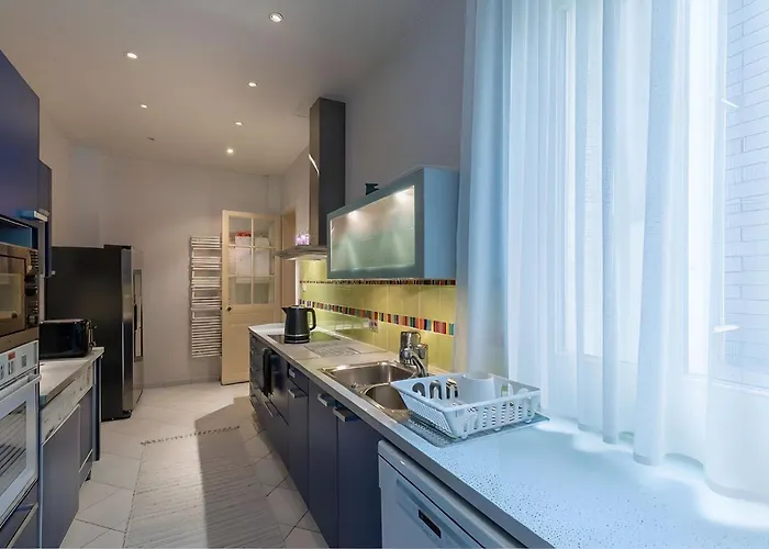 Διαμέρισμα Big 3br For 9 - Near Arc De Triomphe Παρίσι